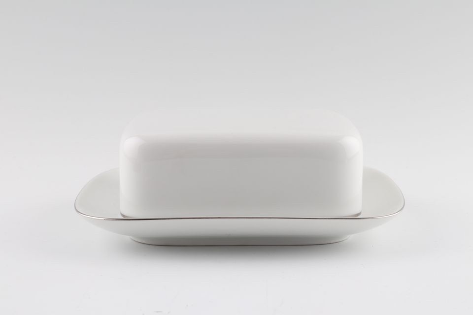 Thomas Medaillon Platinum Band - White with Thin Silver Line Butter Dish + Lid 6 1/4" x 4 3/4"