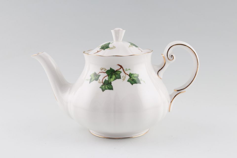 Colclough Ivy Leaf - 8143 Teapot Fluted, Squat 1 1/2pt