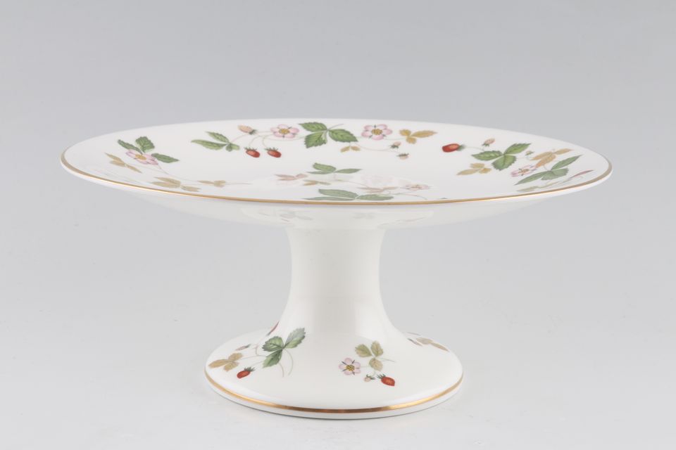 Wedgwood Wild Strawberry Cake Stand Footed  9"