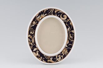 Sell Wedgwood Cornucopia Photo Frame Oval, Picture size 5 x 3 1/2" 6 1/2" x 5 1/2"