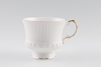 Elizabethan Charmaine Teacup Gold handle 3 1/4" x 3"