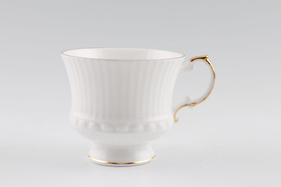 Elizabethan Charmaine Teacup Gold handle 3 1/4" x 3"