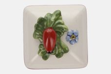 Villeroy & Boch Petite Fleur Spice Jar Charm, Height without lid. Fruit on Lid, Blue flowers 2 1/2" x 2 3/4" thumb 4