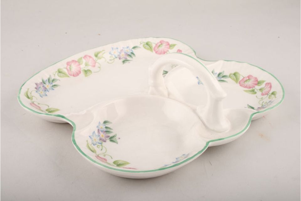 Royal Worcester English Garden - Ribbed - Green Edge Hor's d'oeuvres Dish handled 7 1/2"