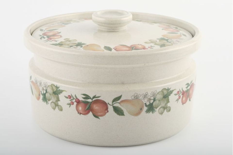 Wedgwood Quince Casserole Dish + Lid Round 4pt