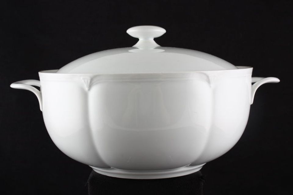 Marks & Spencer Stamford Vegetable Tureen with Lid Rounded