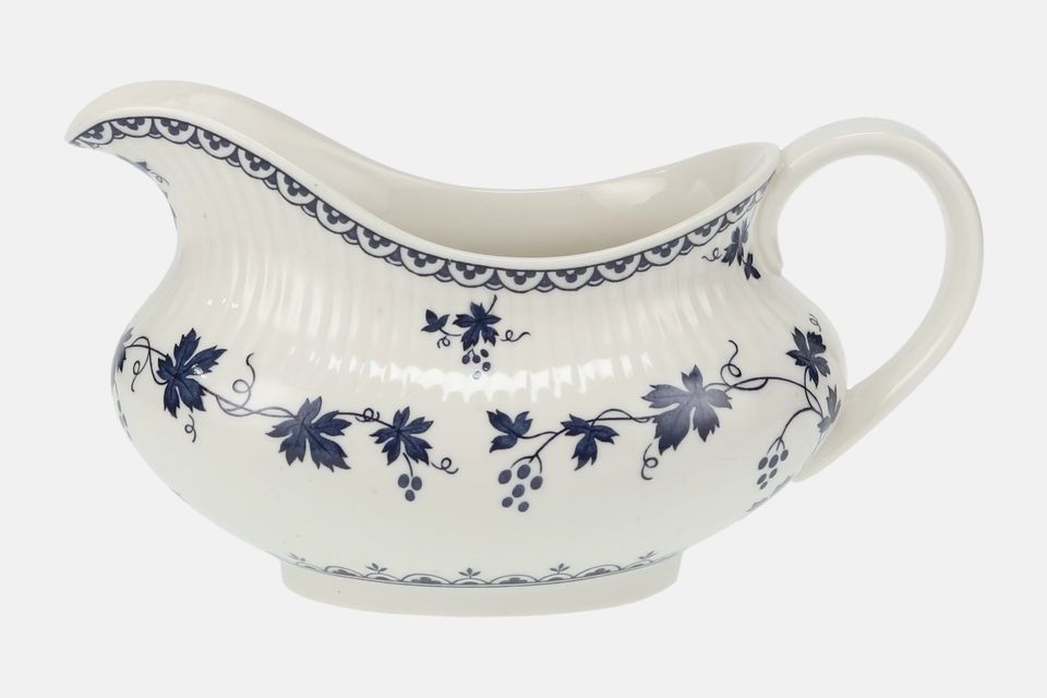 Royal Doulton Yorktown - Old Style - Ribbed Sauce Boat