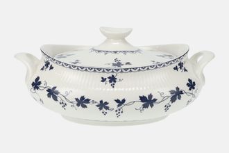 Royal Doulton Yorktown - Old Style - Ribbed Vegetable Tureen with Lid Oval - Handled