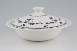 Sell Royal Doulton Yorktown - New Style - Smooth Vegetable Tureen with Lid Round - Pattern Inside / No Handles