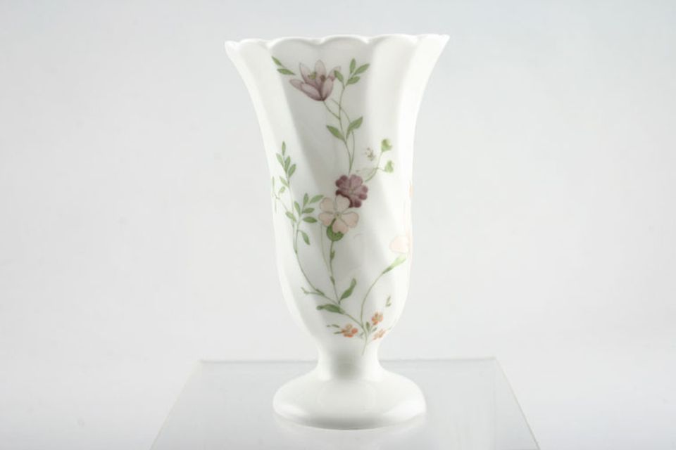 Wedgwood Campion Vase 4 1/4"