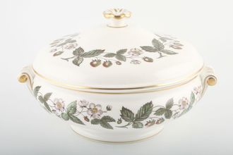 Sell Wedgwood Strawberry Hill Vegetable Tureen with Lid lugged