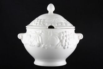 Marks & Spencer White Embossed Soup Tureen + Lid Round