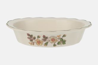 Marks & Spencer Autumn Leaves Pie Dish oval pie dish - fluted 9 5/8"