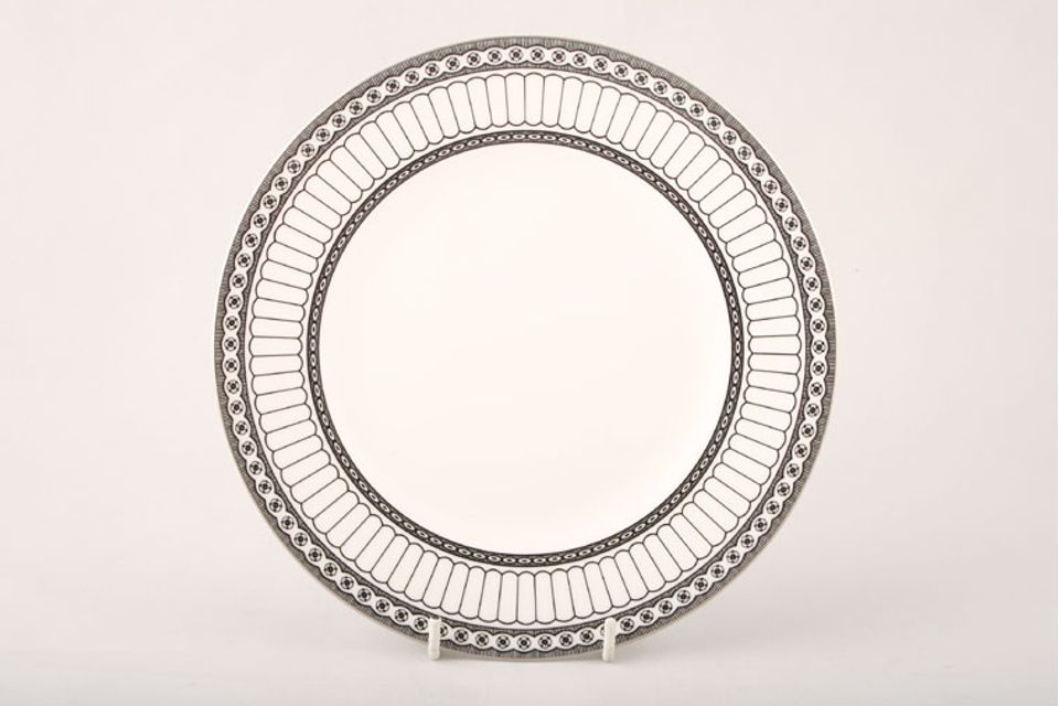 Wedgwood Contrasts Dinner Plate Wide pattern on rim.See photo 10 3/4"