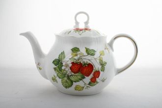 Queens Virginia Strawberry - Gold Edge - Swirl Embossed Teapot Ringtons Backstamp 3/4pt