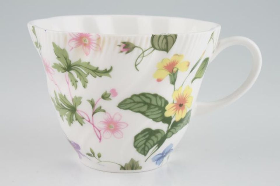 Queens Country Meadow Teacup 3 5/8" x 2 5/8"
