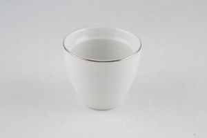 Thomas Medaillon Platinum Band - White with Thin Silver Line Egg Cup