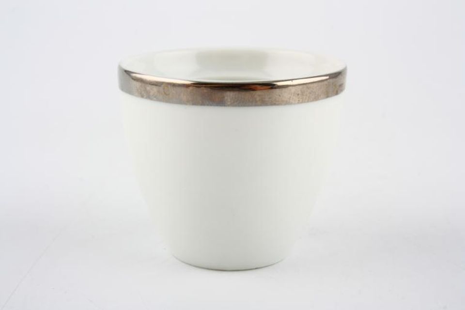 Thomas Medaillon Platinum Band - White with Thick Silver Line Egg Cup
