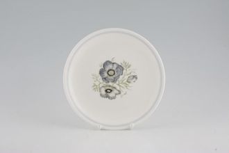Wedgwood Glen Mist - Susie Cooper Design - Black Urn Backstamp Tea / Side Plate no rim 6 3/4"