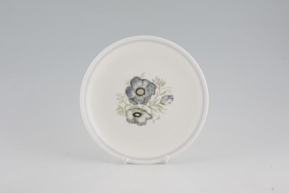 Wedgwood Glen Mist - Susie Cooper Design - Black Urn Backstamp Tea / Side Plate no rim 6 3/4"