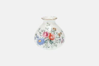 Wedgwood Avebury Vase posy vase / Gold Edge 3"