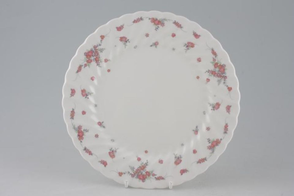 Wedgwood Picardy Breakfast / Lunch Plate 8 5/8"