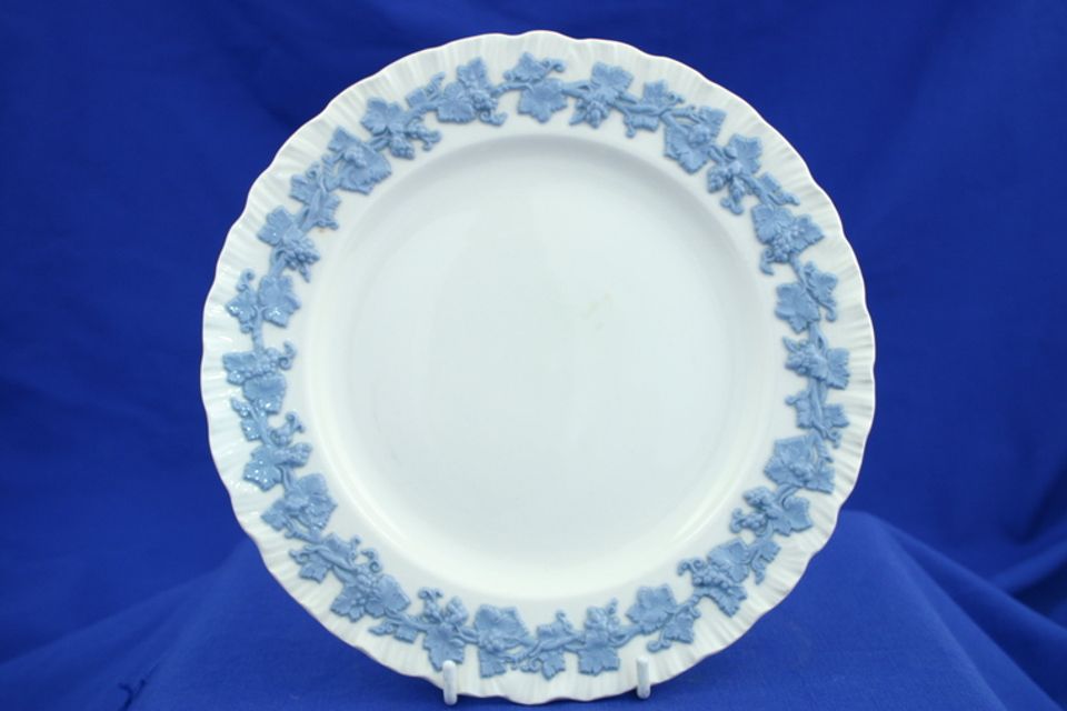 Wedgwood Queen's Ware - Blue Vine on White Breakfast / Lunch Plate 9 1/4"