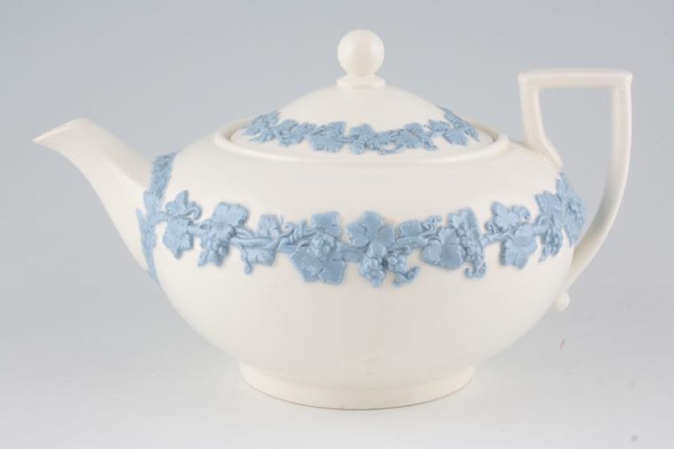 Wedgwood Queen's Ware - Blue Vine on White Teapot 1 3/4pt