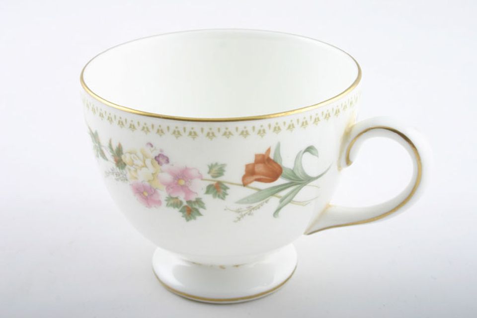 Wedgwood Mirabelle R4537 Teacup Leigh - Gold Line Each Side Of Handle 3 3/8" x 2 3/4"