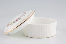 Wedgwood Mirabelle R4537 Box Round - fluted 3" thumb 2
