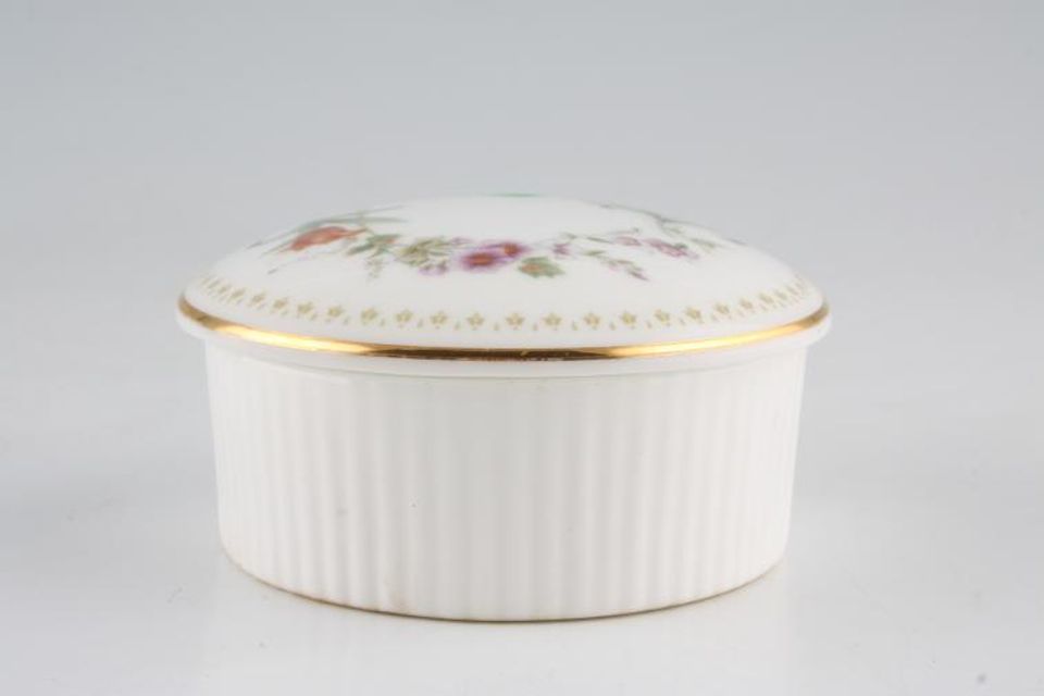 Wedgwood Mirabelle R4537 Box Round - fluted 3"