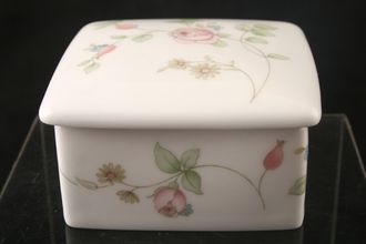 Sell Wedgwood Rosehip Box Square 2 1/2"