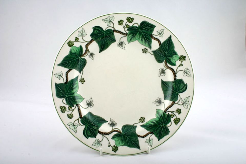 Wedgwood Napoleon Ivy - Green Edge Dinner Plate Dipped and raised rim 10"