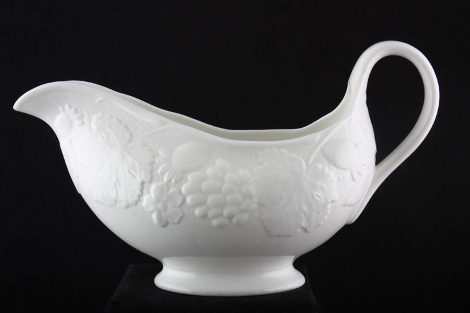 Wedgwood Strawberry and Vine Sauce Boat