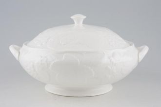 Sell Wedgwood Strawberry and Vine Vegetable Tureen with Lid