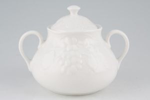 Wedgwood Strawberry and Vine Sugar Bowl - Lidded (Tea)