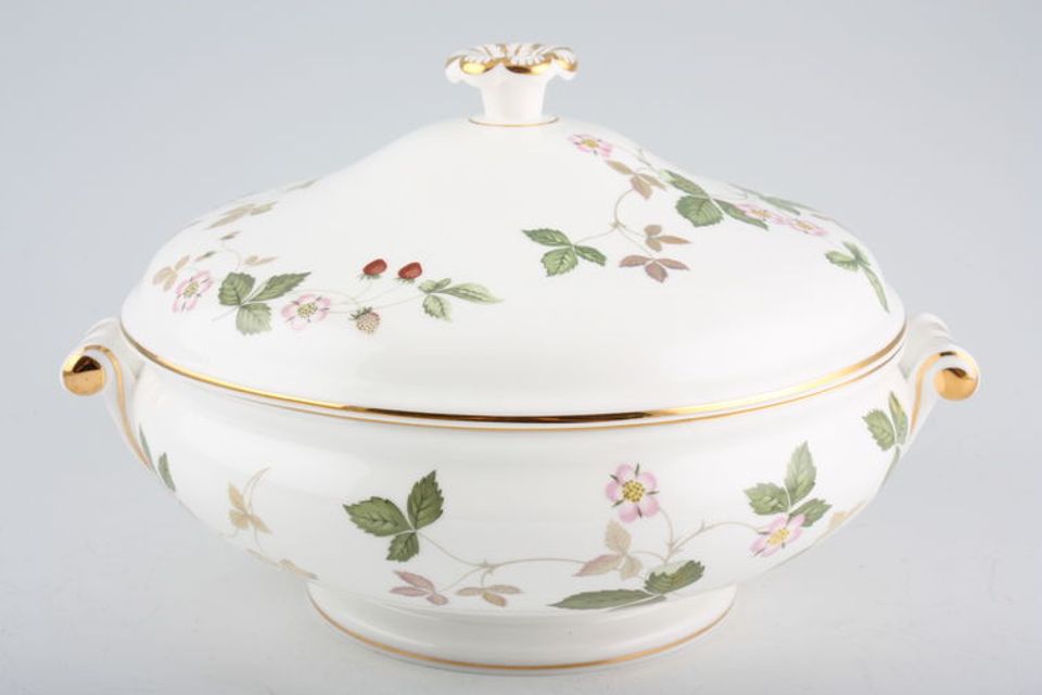 Wedgwood Wild Strawberry Vegetable Tureen with Lid Lugged