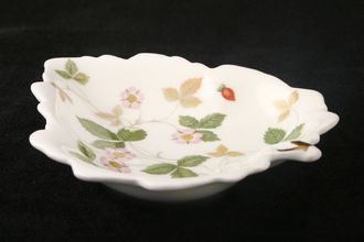 Sell Wedgwood Wild Strawberry Dish (Giftware) Leaf Shaped