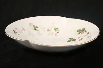 Sell Wedgwood Wild Strawberry Serving Dish Green Glaze/Scalloped Bowl 11"