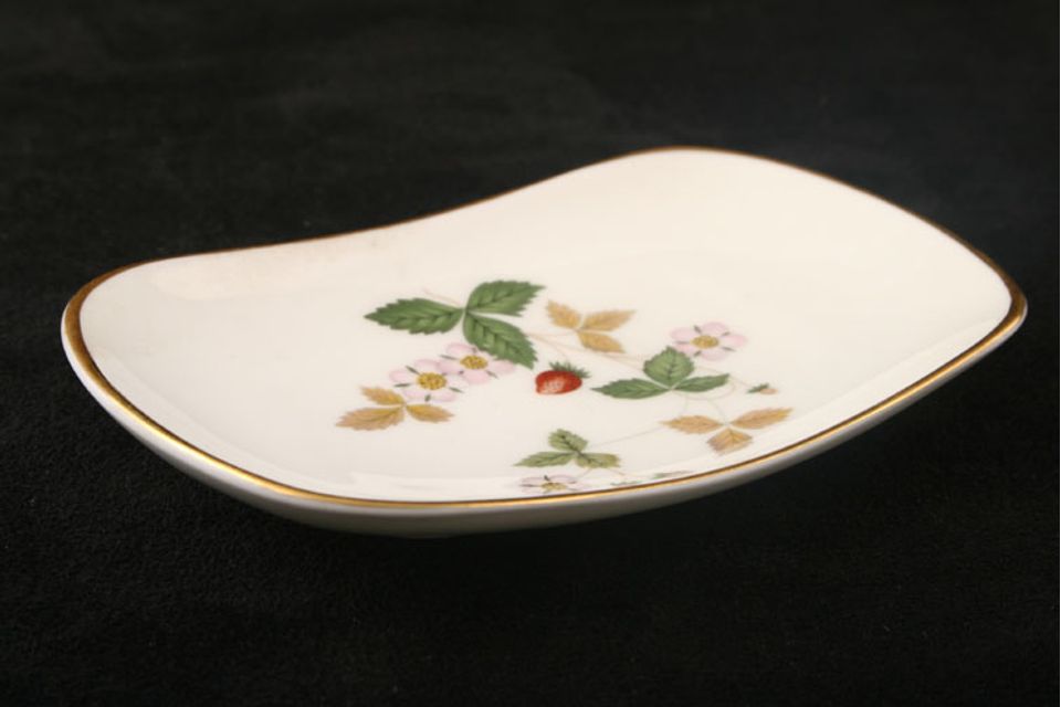 Wedgwood Wild Strawberry Tray (Giftware) Oblong 5 3/8"