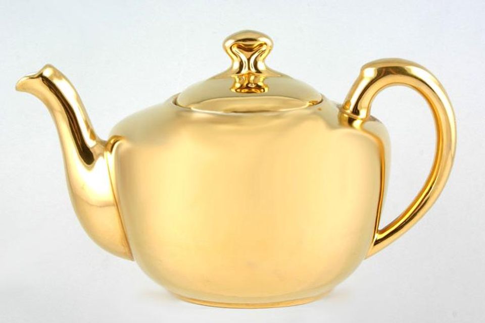 Royal Worcester Gold Lustre Teapot Shape 5. Size 4 1 1/4pt