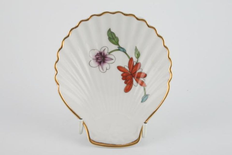 Royal Worcester Astley - Gold Edge Dish (Giftware) Royal Worcester 'Astley' Shell Dish, Shape 52, Size 3