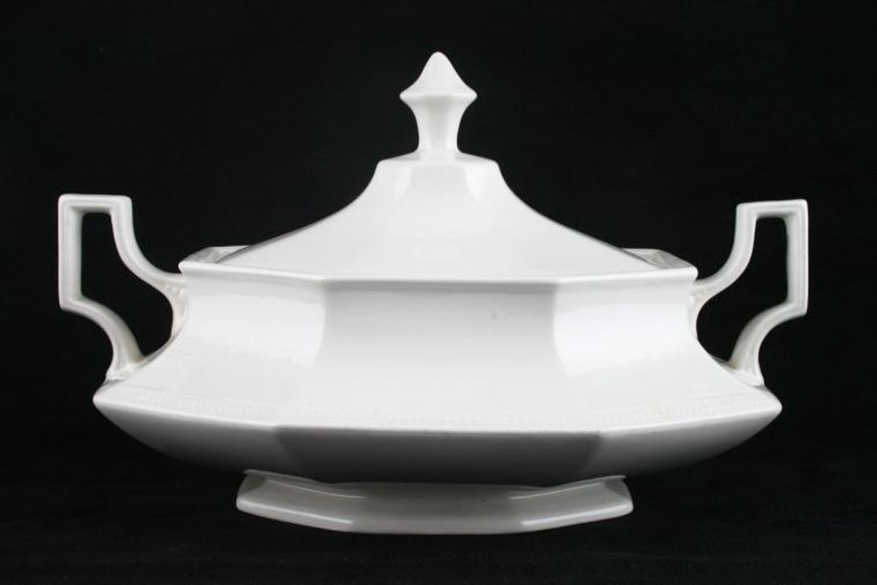 Johnson Brothers Heritage - White Vegetable Tureen with Lid