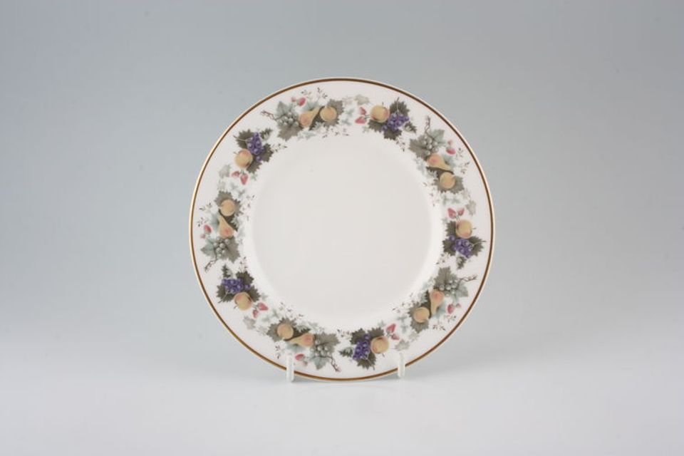 Royal Doulton Ravenna - H4977 Tea / Side Plate 6 1/2"
