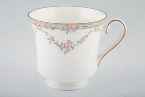 Elizabethan Garland Rose Teacup