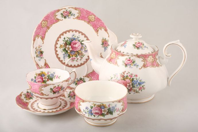 キッチン・食器Royal Albert Lady Carlyle tea “set”